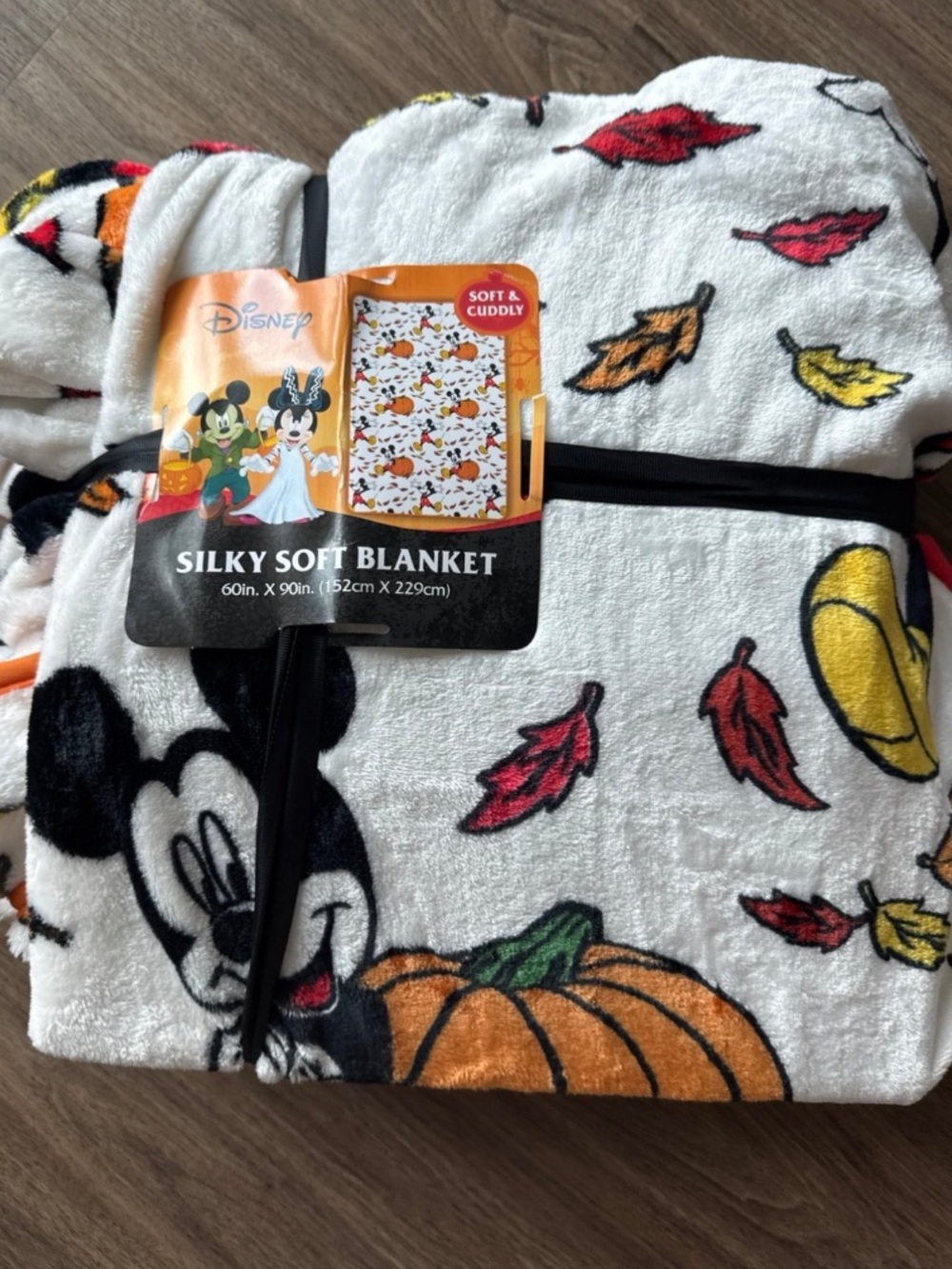 Disney Mickey Pumpkin & Fall Leaves Silky Soft Blanket -60x90